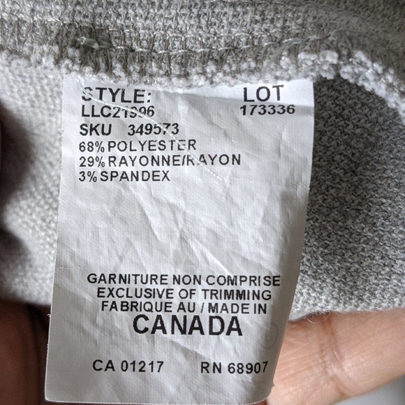 SOLD 🌿SALE 3/$25🌿 S T Y L I S H  Poncho - Picture 9 of 9